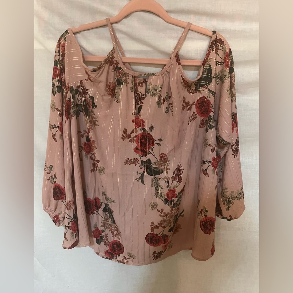 Torrid blouse cold shoulder with A flower print. Size 1.